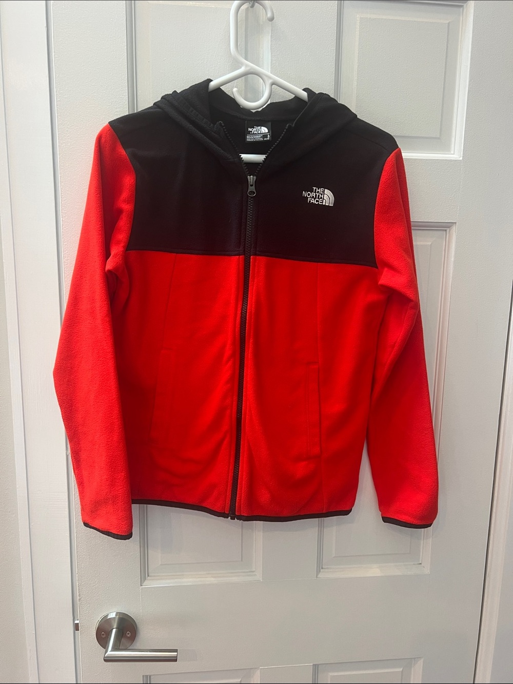 NWOT - The North Face Kids Red and Black Hooded Fleece Jacket